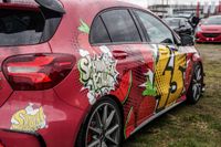 Edle Autos locken am Wochenende die Massen aufs Flugfeld.