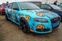 Edle Autos locken am Wochenende die Massen aufs Flugfeld.