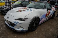 Edle Autos locken am Wochenende die Massen aufs Flugfeld.