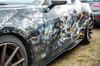 Edle Autos locken am Wochenende die Massen aufs Flugfeld.