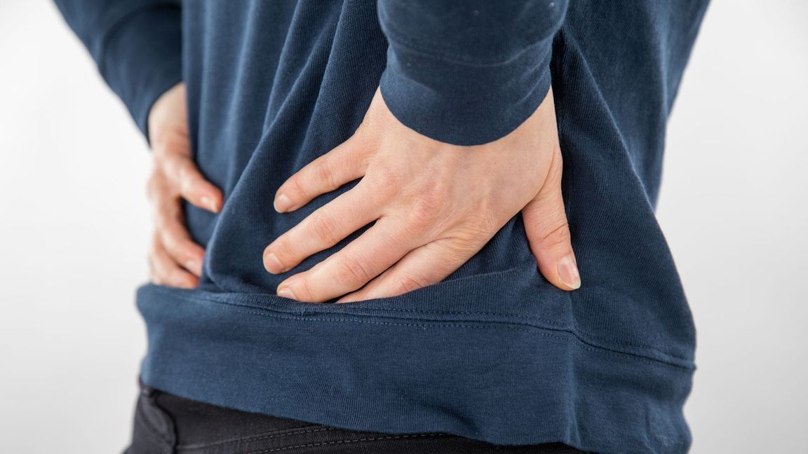 Eine Befragung des Robert Koch-Instituts von 2021 zeigte, dass Rückenschmerzen in Deutschland weit verbreitet sind: 61,3 Prozent der Befragten gaben an, in den letzten zwölf Monaten Rückenschmerzen gehabt zu haben. (Illustration)