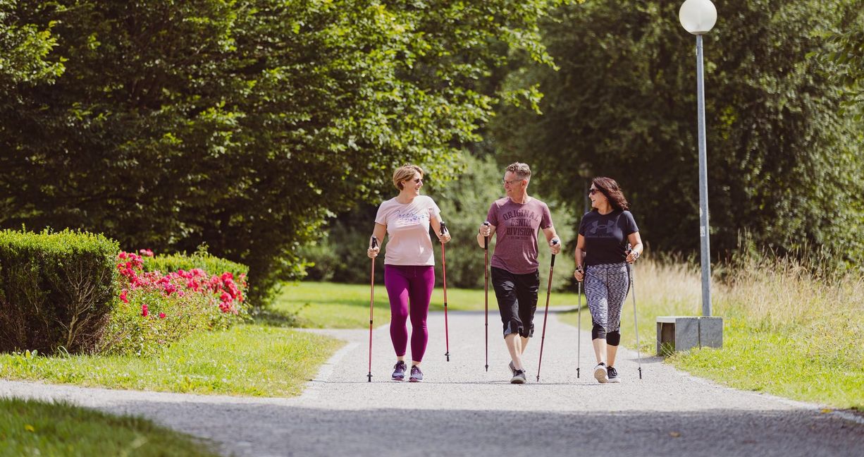 Auch Nordic Walking steht bei dem kostenlosen Sportangebot der Wirtschaftsförderung Sindelfingen auf dem Programm. Bild: z