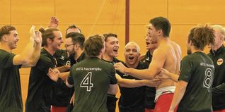 Großer Jubel nach dem Sieg beim TV Bühl.