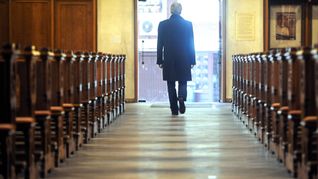 Wer verlässt als Letzter das sinkende Kirchenschiff?