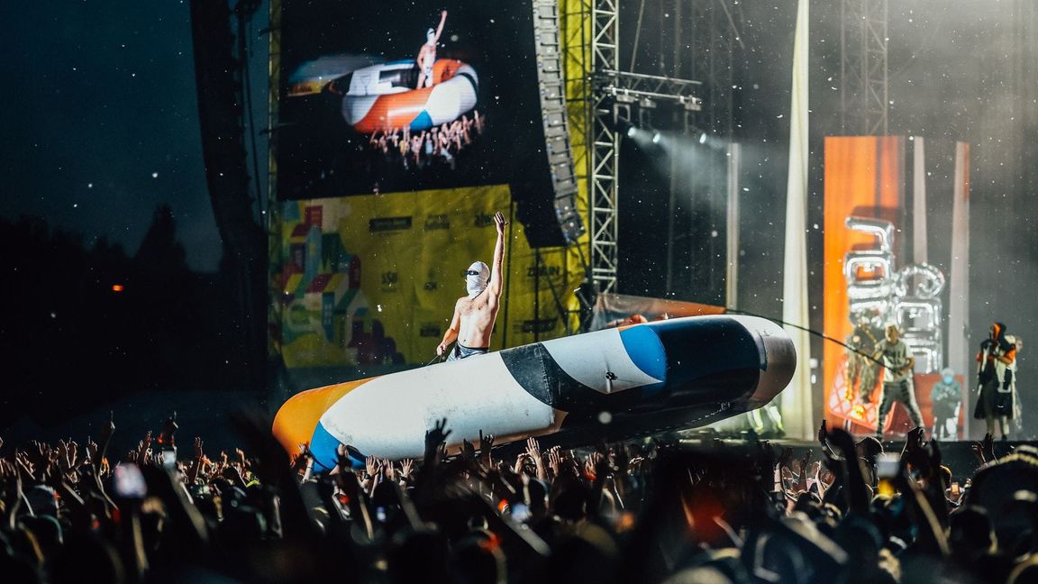 EIndrücke vom ersten Tag des Kesselfestivals: Hier der Auftritt von Deichkind