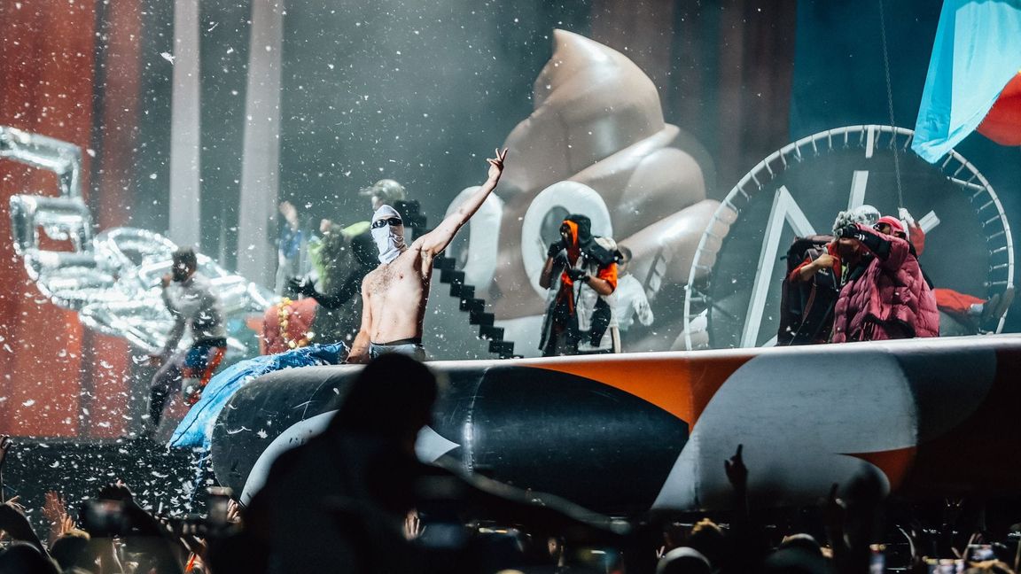 Abrissparty: Die Band Deichkind am Freitagabend beim Kesselfestival auf dem Wasen