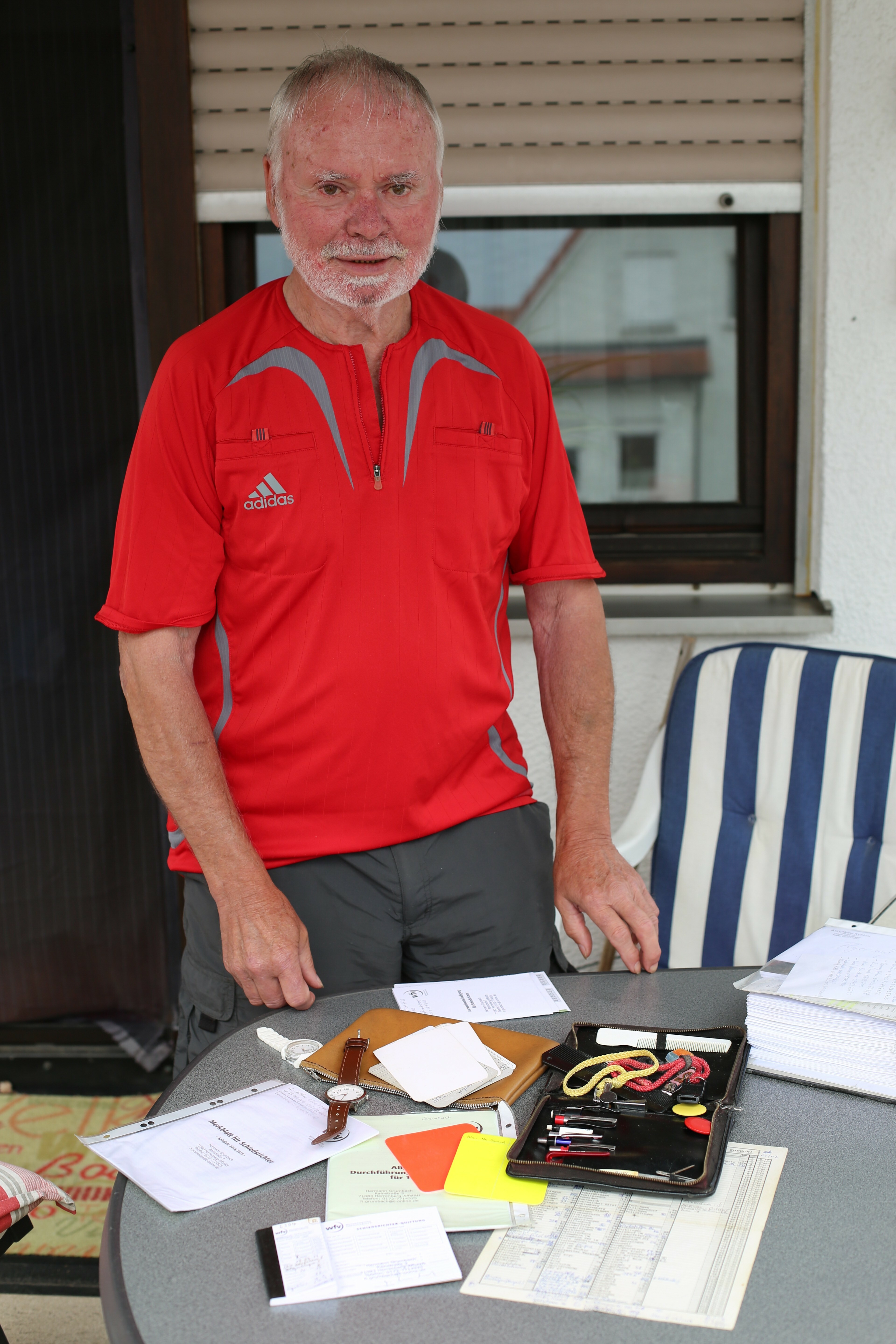 Seine Ausrüstung ist noch komplett: Hermann Grumbach könnte sofort wieder loslegen.Bild: Cakir