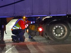 Noch ist unklar, warum sich der Anhänger löste.  Bild: SDMG/Dettenmeyer