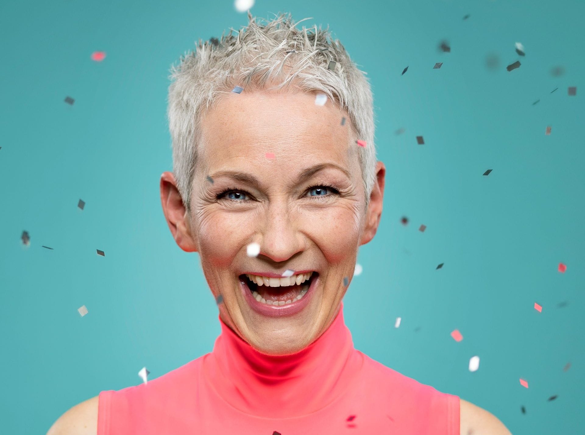 Tina Häussermann spielt in Ostelsheim ihr Programm „Happy Konfetti“.