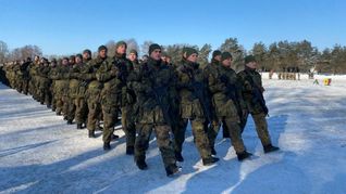 Deutsche Soldaten marschieren in Formation beim Übergabeappell (Archivbild).