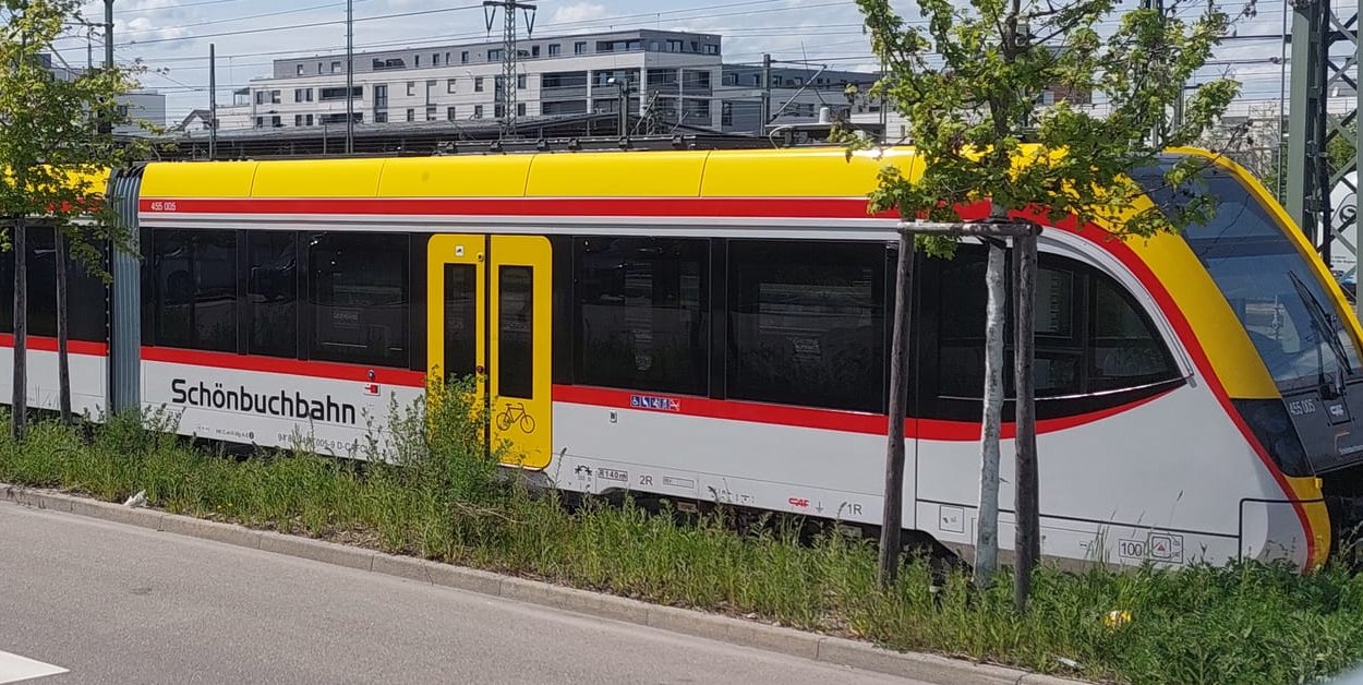 Die Schönbuchbahn fährt zwischen Böblingen und Dettenhausen.