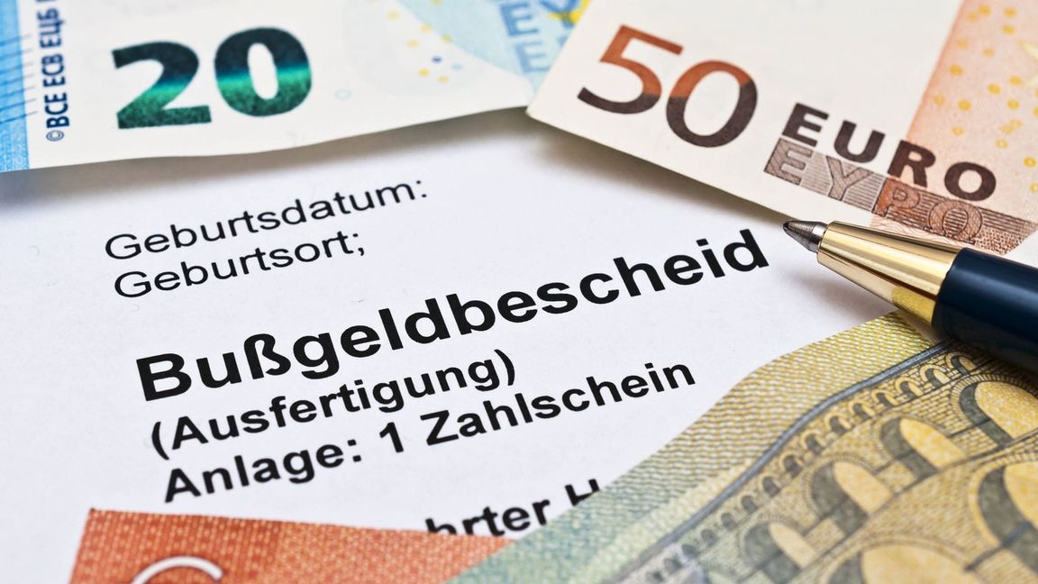 Ein Vergleichsportal hat das Punkteregister in Flensburg ausgewertet. (Symbolbild)