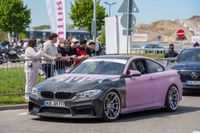 Großes PS-Spektakel auf dem Flugfeld lockt Auto-Fans aus dem In- und Ausland an.