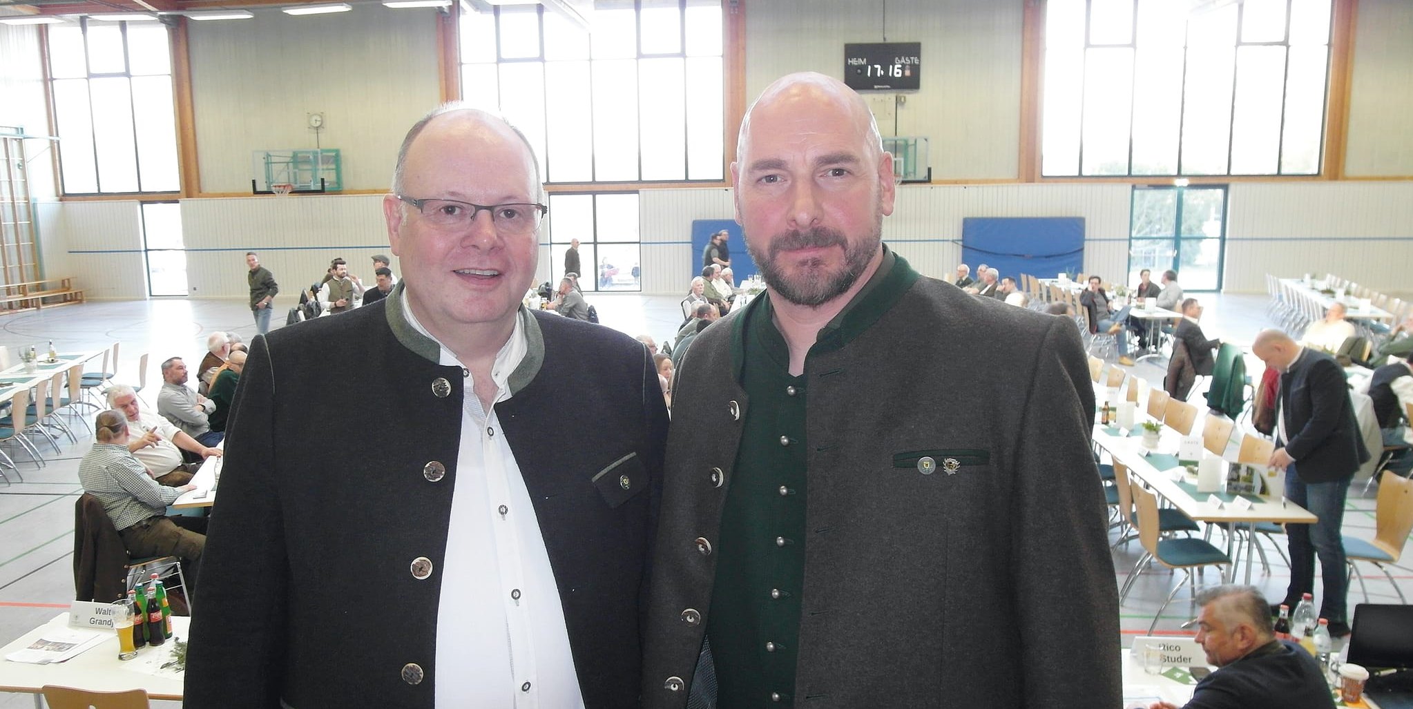 Der Böblinger Gastronom Timo Böckle (rechts) löst Claus Kissel als Kreisjägermeister ab.