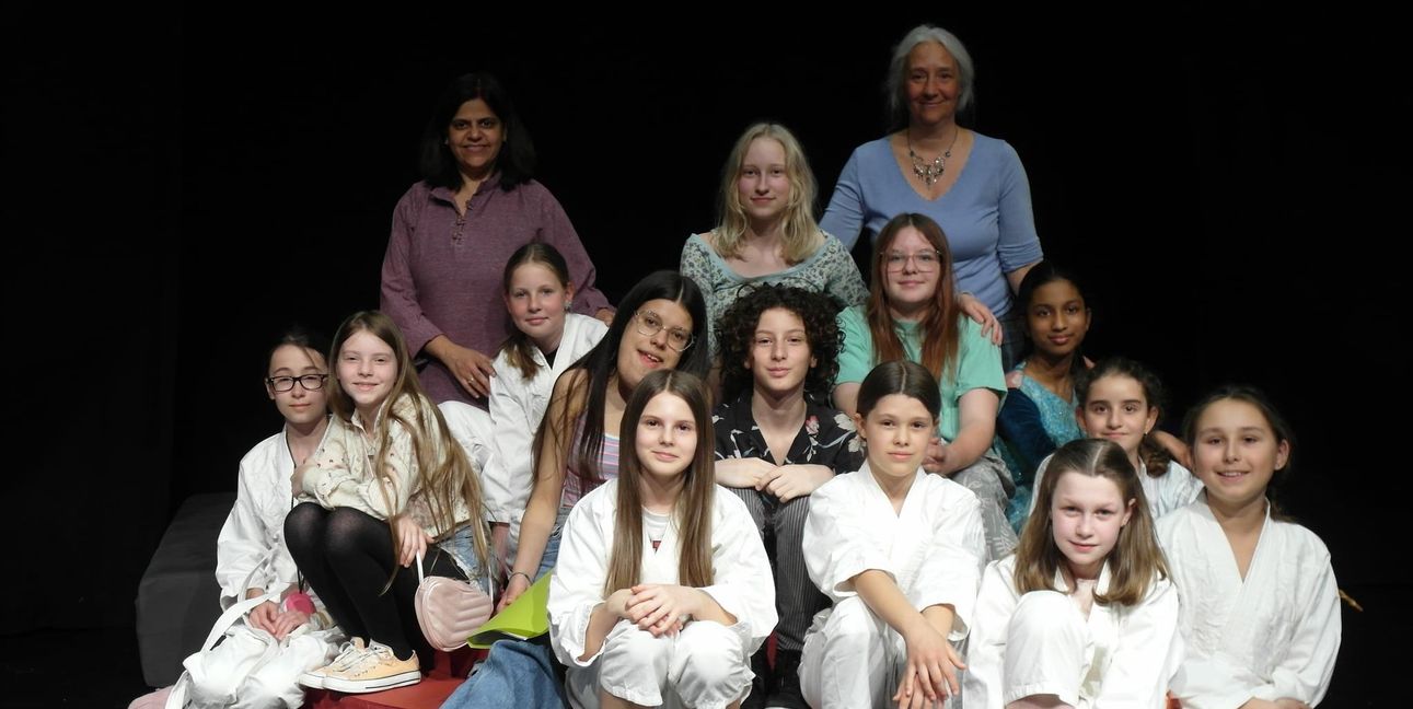 Erkenne dich selbst! Dieser Anweisung müssen die 17 Mitglieder des Böblinger Kunstschul-Ensembles Theaterteenclub folgen, um einem mystischen Tempel zu entfliehen.
