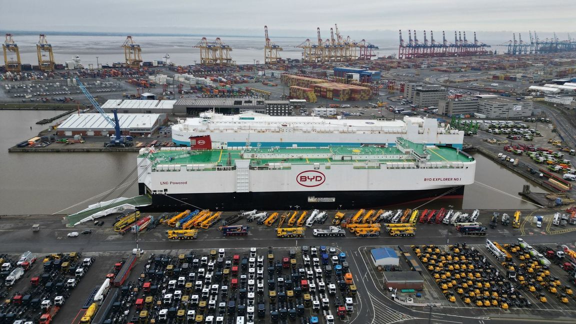Bald mit Strafzöllen belegt? Chinesischer Autofrachter in Bremerhaven. (Archivbild)