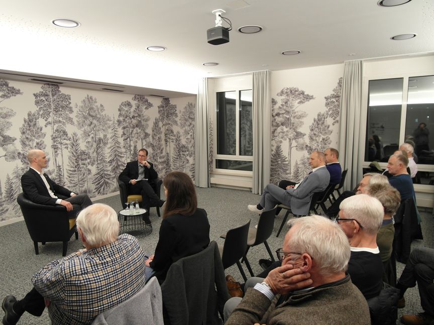 Grünen-Landtagsabgeordneter Peter Seimer (links) im Gespräch mit SZ/BZ-Redaktionsleiter Tim Schweiker.