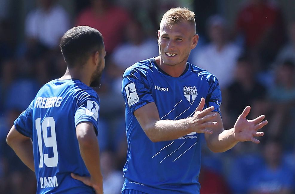 Oft fehlte nicht viel für einen Torerfolg von Marcel Sökler (re.), doch der Angreifer wartet noch auf seinen ersten Saisontreffer. Sturmkollege Ouadie Barini (li.) traf dagegen schon sechsmal.