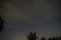 Spannender Blick in den Abendhimmel in der Nacht zum Dienstag.