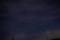 Spannender Blick in den Abendhimmel in der Nacht zum Dienstag.