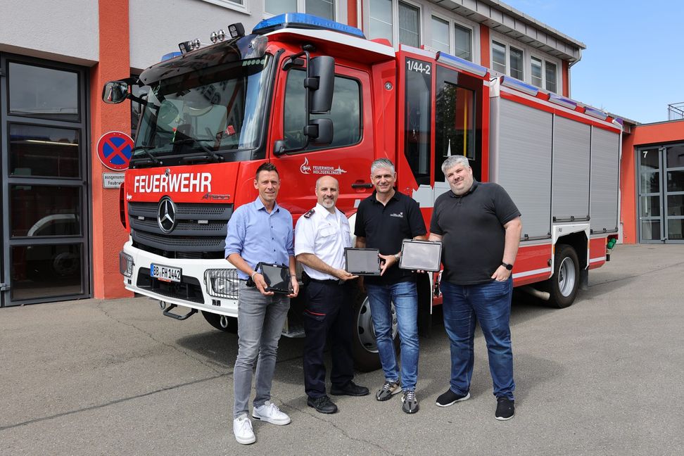 Der Erste Beigeordnete Jean-Rémy Planche, Kommandant Markus Rath, Bürgermeister Ioannis Delakos und Ralph Hanus, Leiter der Stabsstelle Digitalisierung & IT (von links). Bild: z