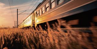 Mit der neuen Streckenführung sollen Fahrgäste schneller zum Ziel kommen. An den Plänen gibt es aber Kritik.Bild: Hans Adam - Adobe Stock