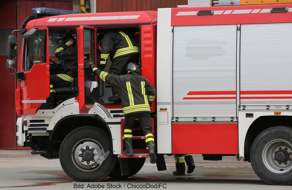 Landrat Roland Bernhard  will mit Wolfgang Zimmermann die Altersstruktur bei der Feuerwehr verjüngen.