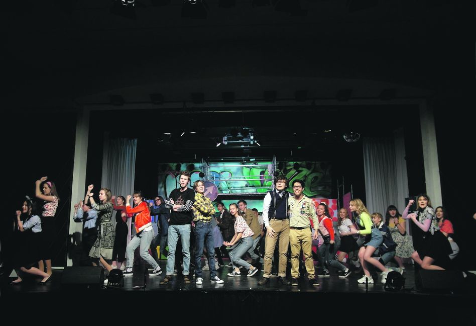 Leidenschaftliche Darsteller, turbulente Tanzszenen: das Musical „Loserville“ am Sindelfinger Goldberg-Gymnasium. Bild: Staber