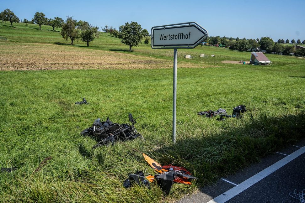Der Motorradfahrer wurde schwer verletzt.