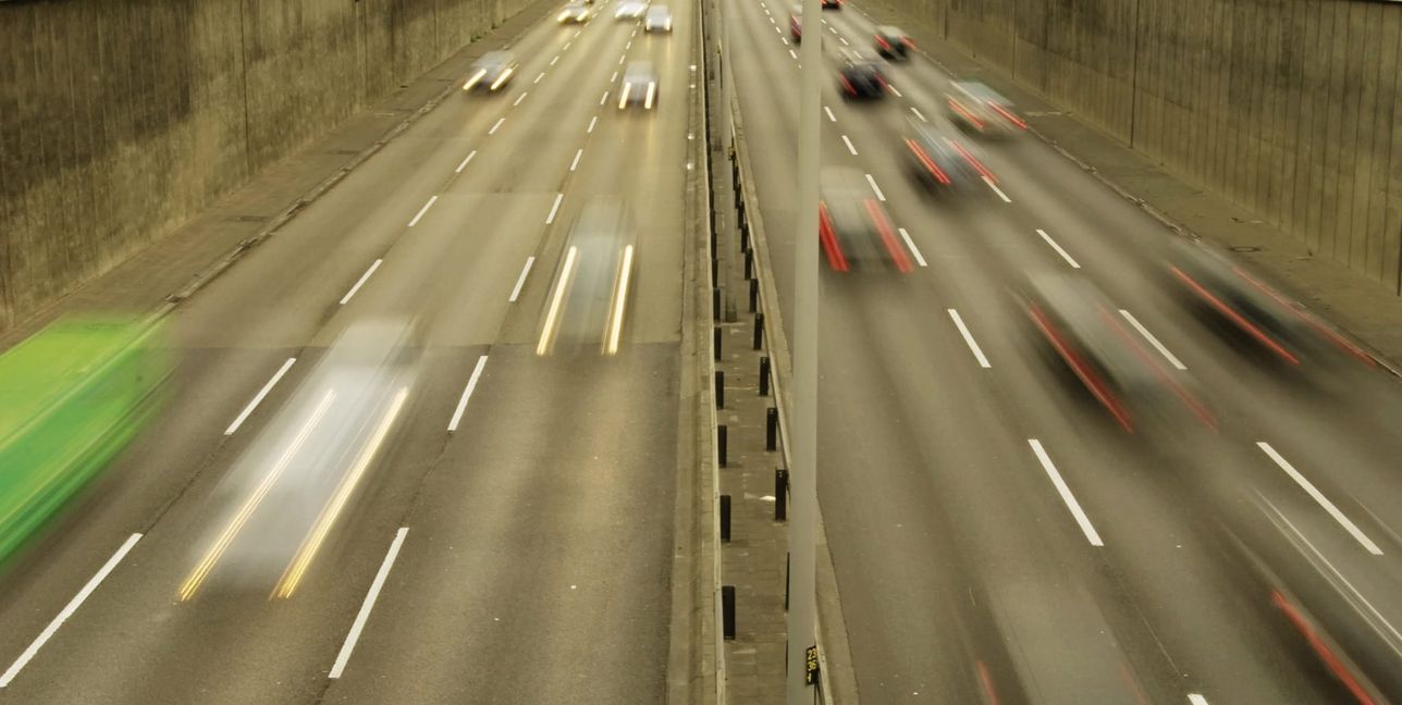 Auf der Autobahn kommt man flott voran. Doch manchmal bekommt man es auch mit unangenehmen Menschen zu tun.