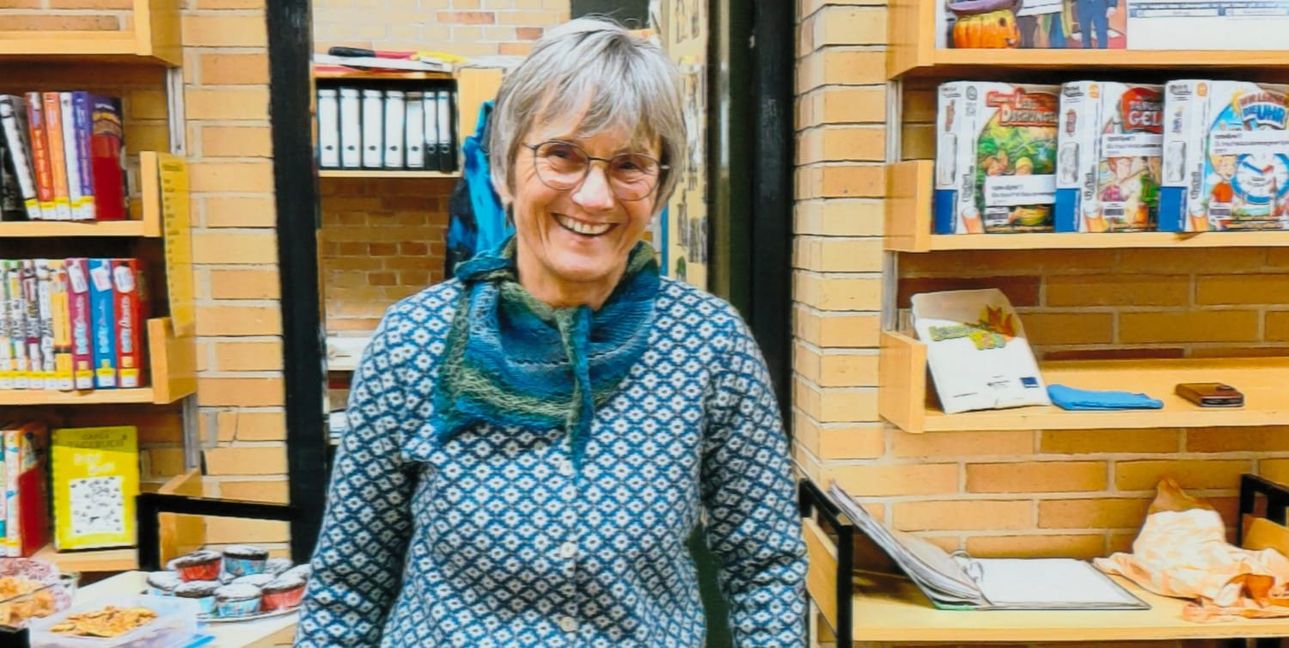Regina Maurer in ihrer Welt der Bücher in der Stadtteilbücherei im Eichholz.