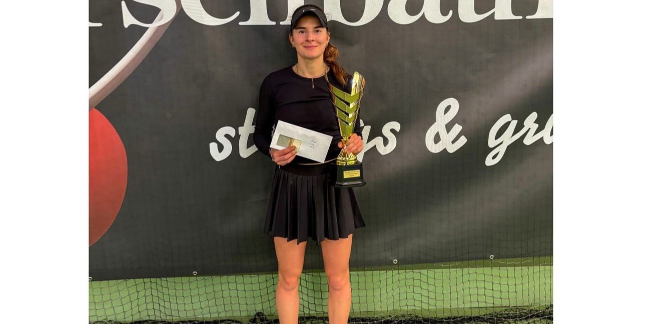 Maja Issler freut sich über den Turniersieg.