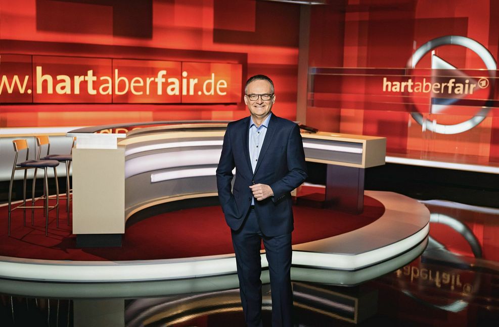 Frank Plasberg im Studio von „Hart aber fair“
 Foto: dpa/Stephan Pick