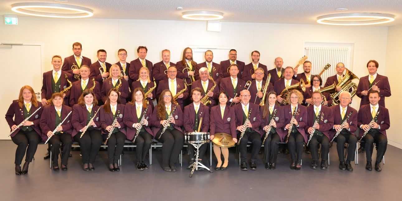 Verabschieden sich bald von ihrer alten Uniform: Die Mitglieder der Musikkapelle Maichingen.