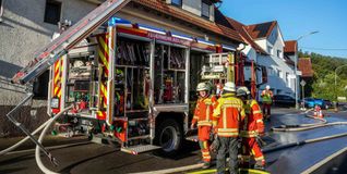 Während der Löscharbeiten war die Ortsdurchfahrt gesperrt.
