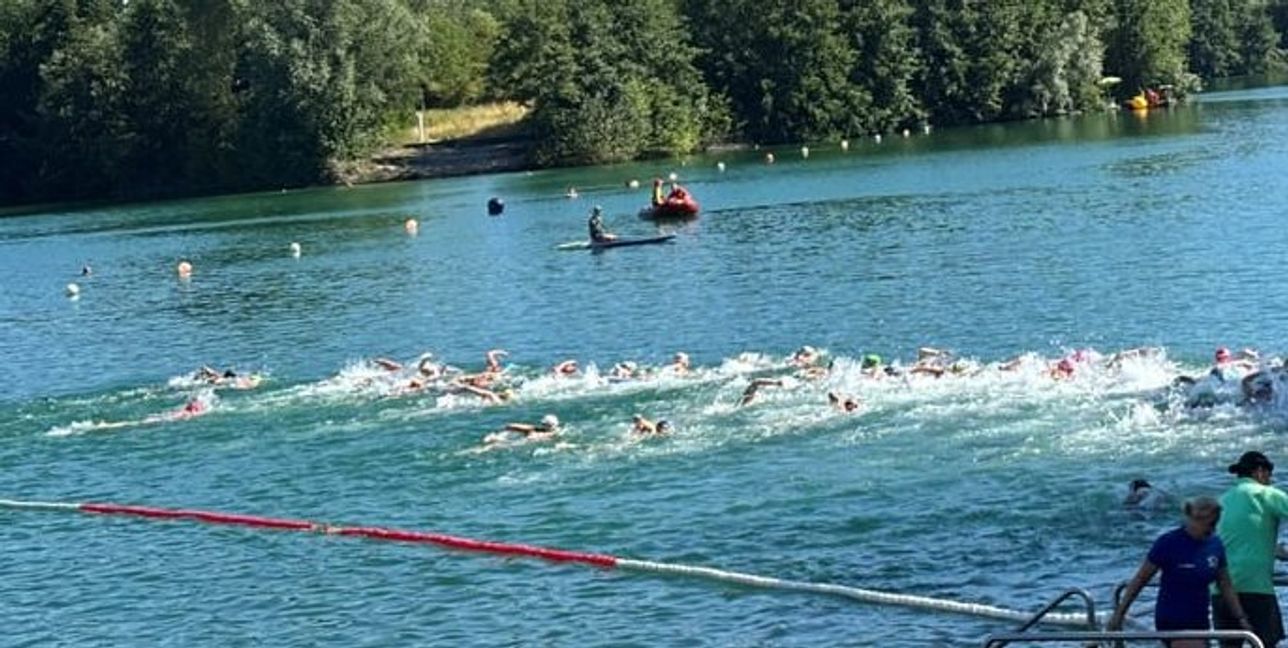 Die Sindelfinger Freiwasser-Schwimmer kehrten mit mehreren Podestplätzen von den Meisterschaften im Badesee Heddesheim zurück.