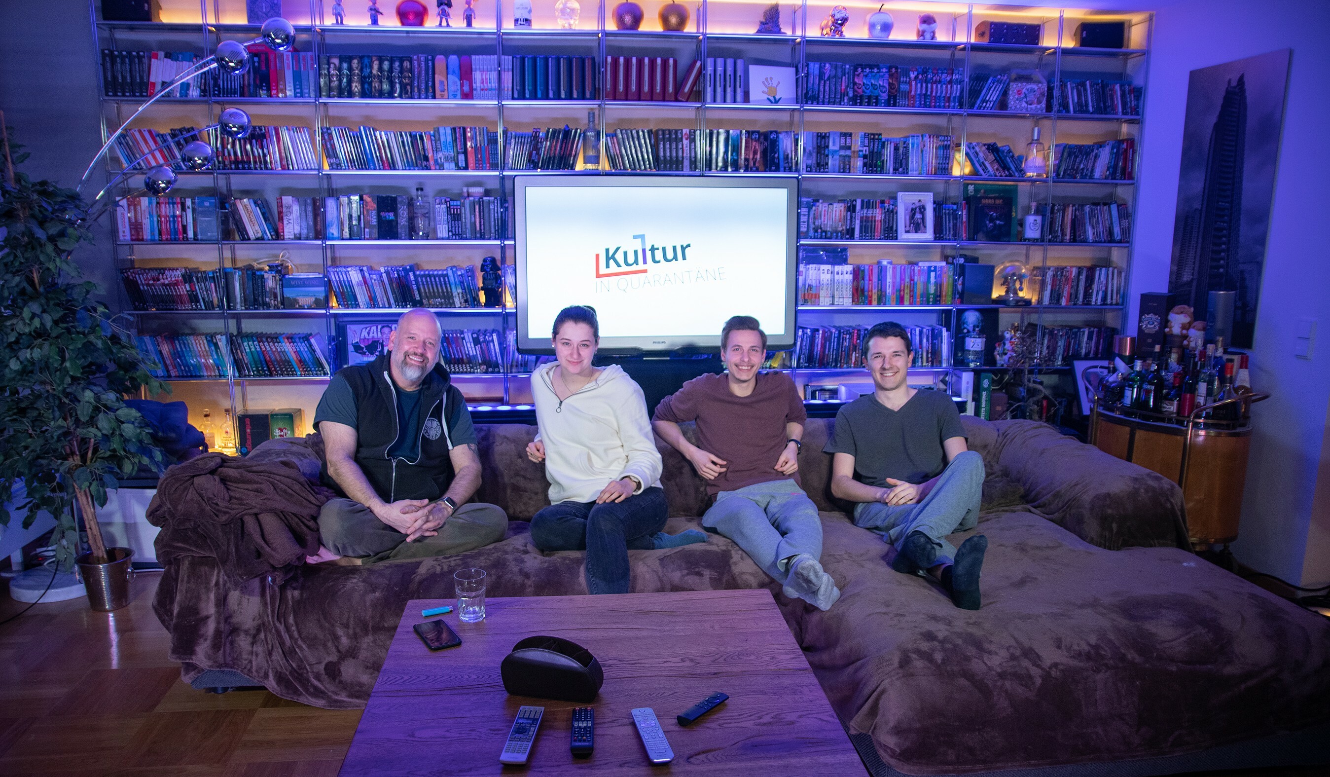 Ingo Sika, Leonie Rothacker, Sven Holder und Marc Hugger haben über 40 Sendungen „Kultur in Quarantäne“ gemeinsam gestemmt (von links).  Bild: Hugger