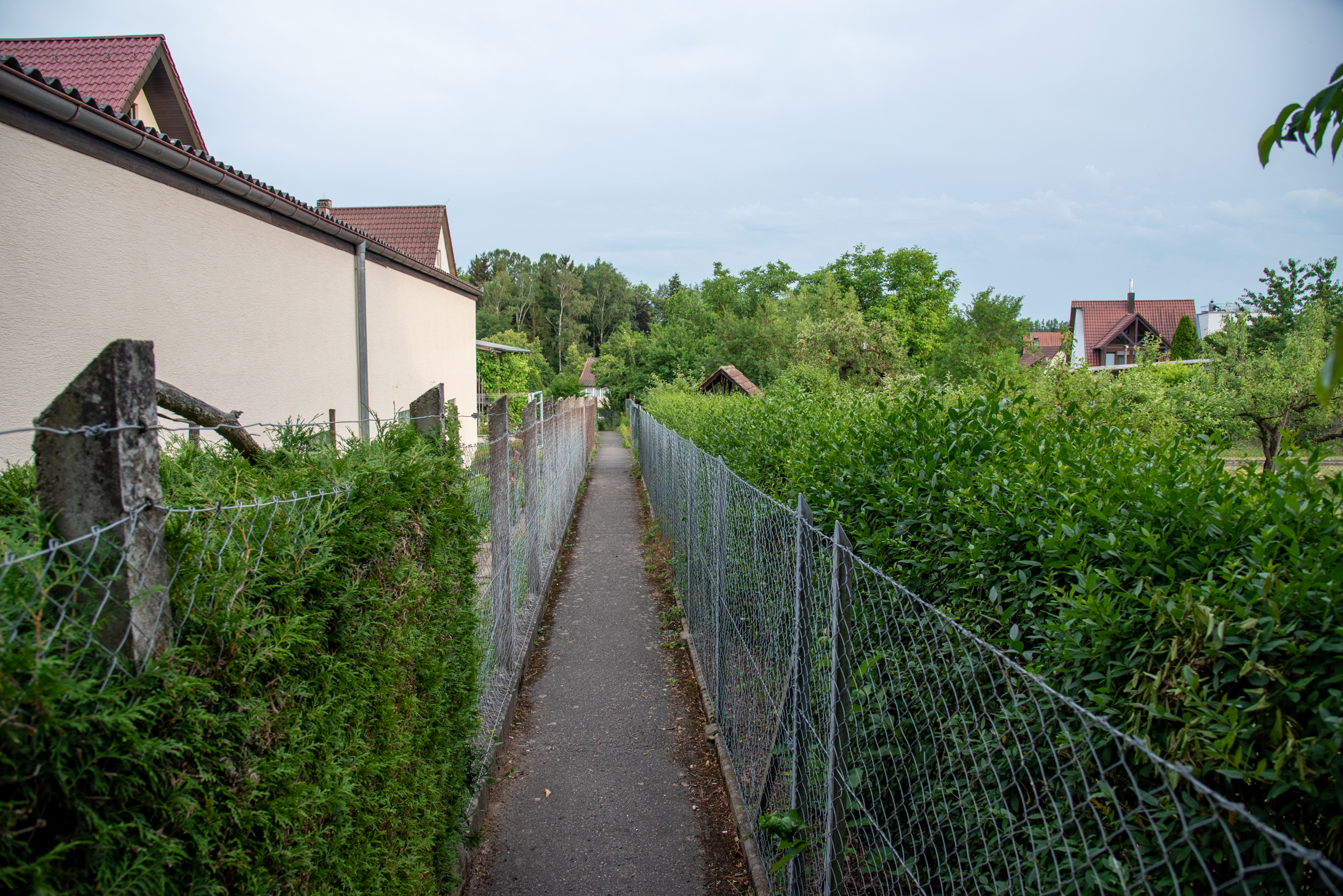 Das „Gängle“ ist ortsbildprägend und soll, genauso wie die Grünflächen auf der rechten Seite durch einen entsprechenden Bebauungsplan geschützt werden. Bild: Nüßle