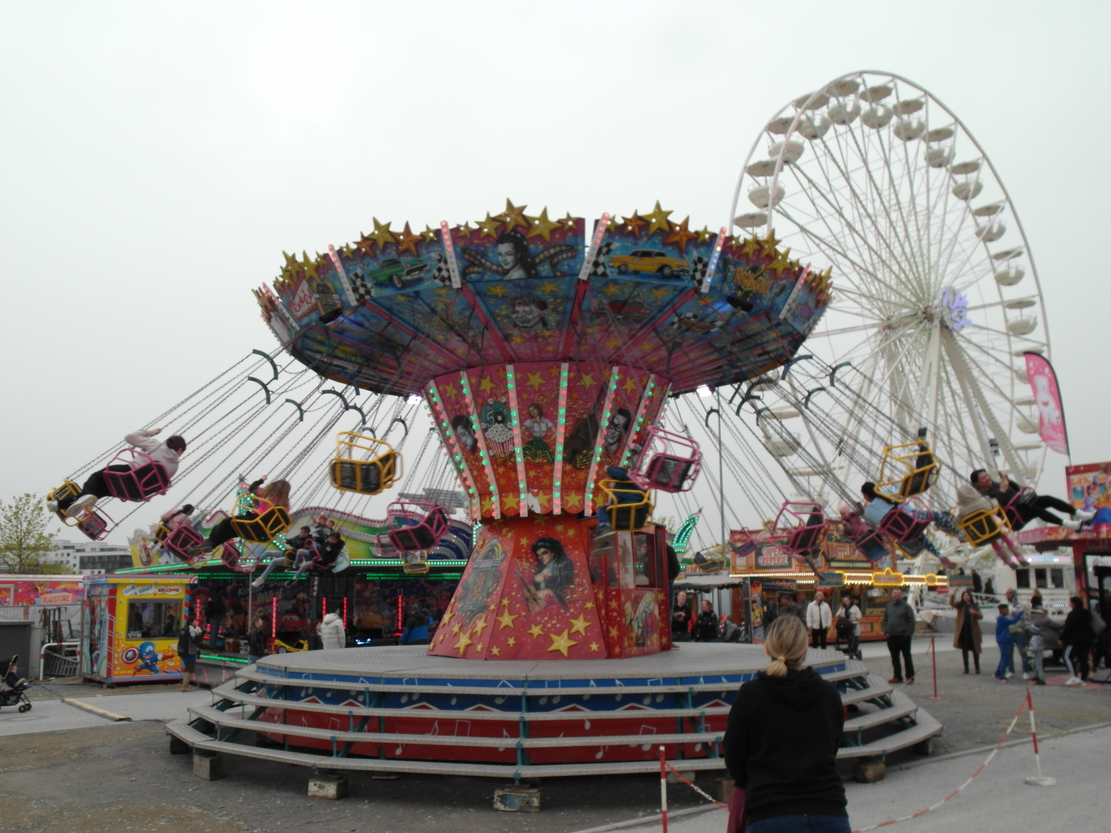 Die Osterkirmes auf dem Flugfeld lockt bis 14. April.