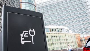 Eine Studie sieht die europäische Autoindustrie auf gutem Weg zu mehr Elektromobilität und warnt vor den Auswirkungen durch Verzögerungen. (Archivbild)