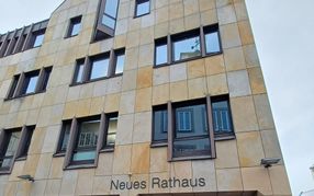Der Vorfall, bei dem auf dem Handy einer AfD-Stadträtin ein Goebbels-Zitat abgespielt worden sein soll, beschäftigt die Kommunalpolitik weiterhin.
