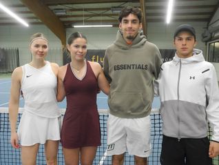 Von links: A-Finalisten mit Natalie Drobny (VfL Sindelfingen), Polina Gumeniuk (SV Böblingen), Eddie Schmidt (TC Herrenberg) und Kim Niethammer (SV Böblingen).