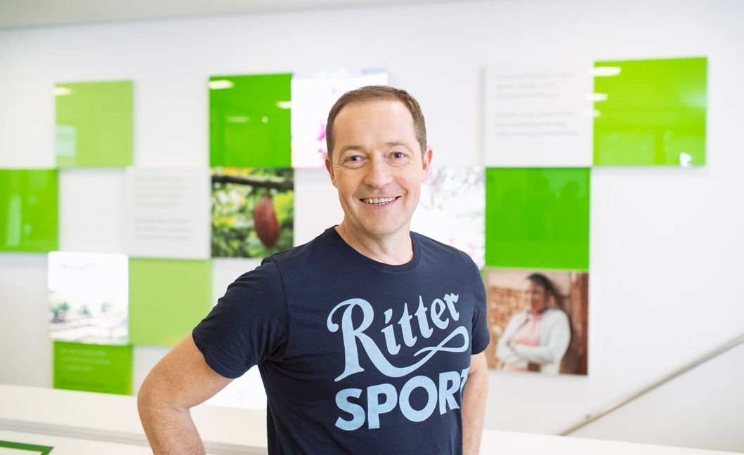 Asmus Wolff, Geschäftsführer Supply Chain bei Ritter Sport, freut sich über die erneute Auszeichnung.