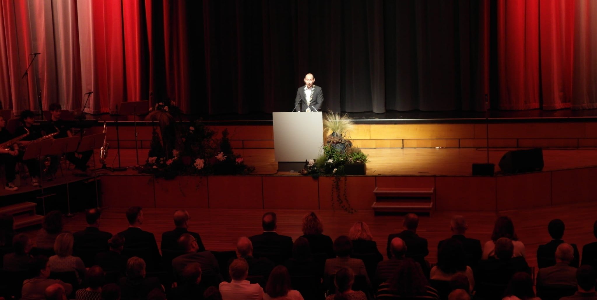 In seiner Neujahrsansprache führt Stefan Belz die Themen Wirtschaftsstandort Böblingen und Klimaschutz parallel.