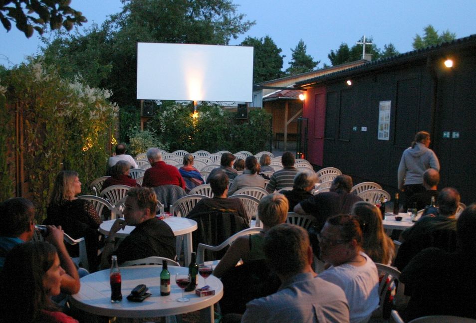 Kino unter freiem Himmel in Weil der Stadt. Bild: z