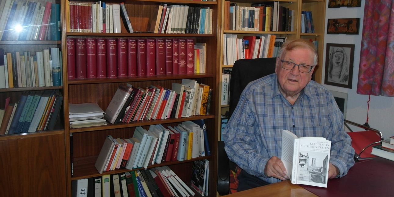 Zwischen Bomben und Flucht: In seinem Buch erzählt Dr. Günter Scholz über seine Kindheit im Zweiten Weltkrieg und über die Flucht in den Westen.