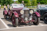 Von VW Käfer bis Mini, von Porsche bis Ferrari: So war der Zieleinlauf der Paul-Pietsch-Oldtimer-Rallye beim Breuningerland.