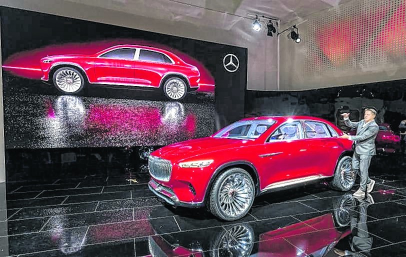 „Sinnlichkeit und pure Raffinesse“: Chefdesigner Gorden Wagener schwärmt in Peking von der Maybach-Studie. Bild: z