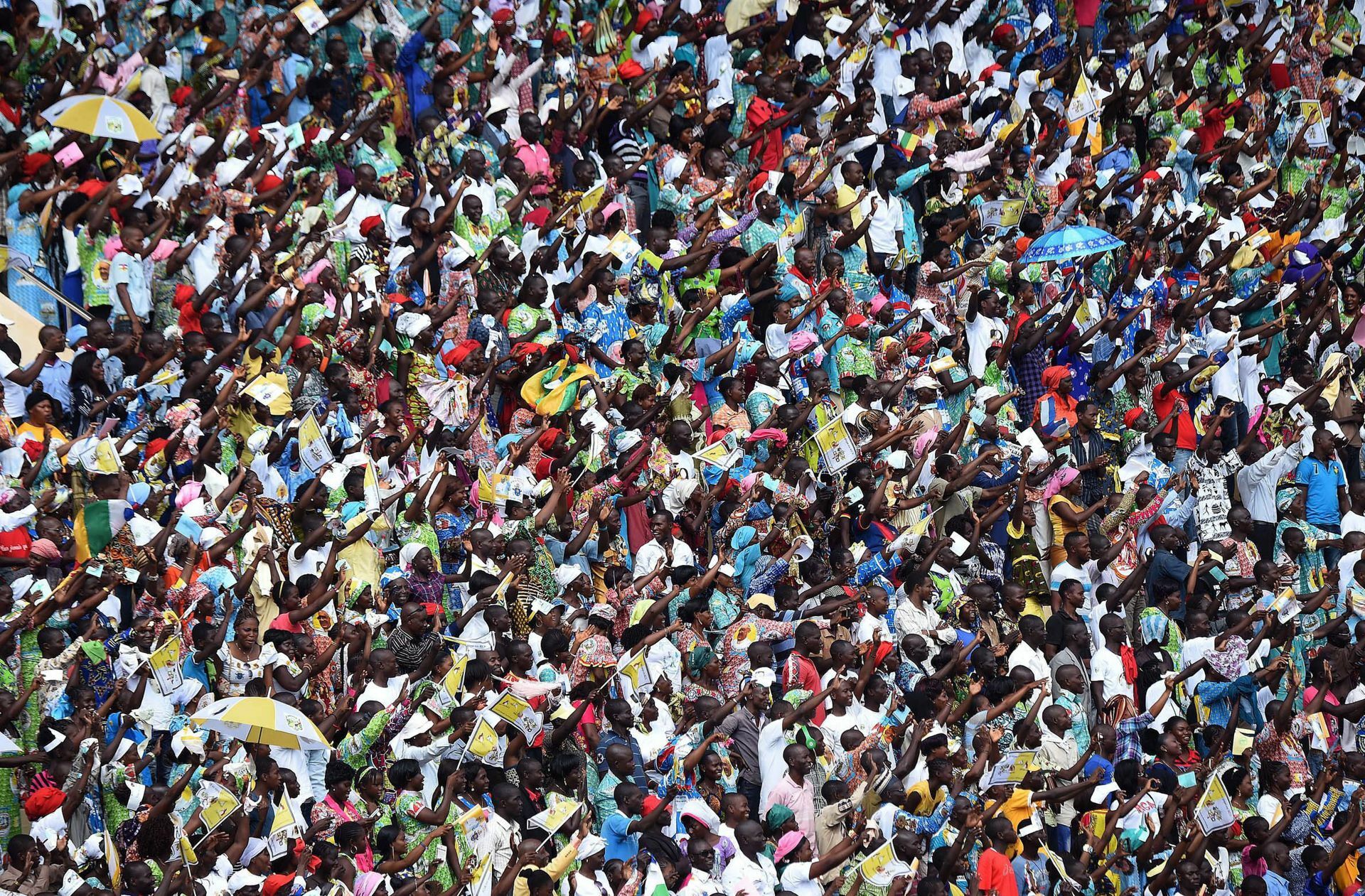 Besonders in Afrika wird die Bevölkerung weiter wachsen (hier eine Messe mit Papst Franziskus in der Zentralafrikanischen Republik 2017).
 Foto: dpa