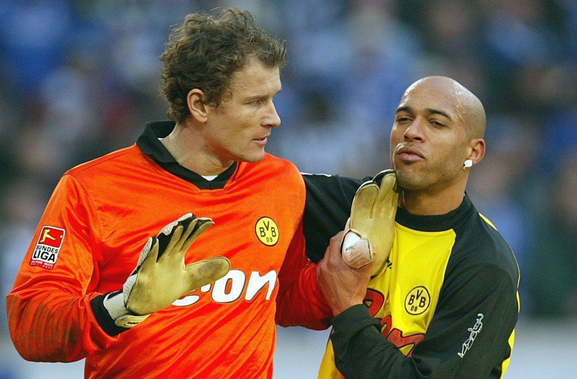 Zur Winterpause kehrt Jens Lehmann nach Deutschland zurück und stellt sich für Borussia Dortmund ins Tor. Doch bei den Schwarz-Gelben ist der Keeper nicht sonderlich beliebt. Er gilt als Rüpel. Foto: dpa